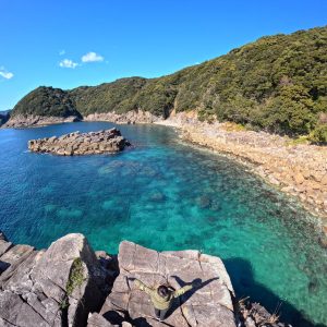 無料壁紙 冬の盛松の海。PCとデスクトップ壁紙に最適な4K高画質の無料壁紙。三重県尾鷲市の盛松で撮影したフリー写真素材