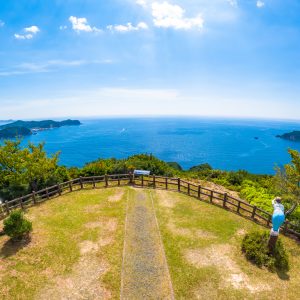 無料スマホ壁紙 海は広いな大きいな〜。AndroidとiPhoneに対応した4K高画質の無料待ち受け画像。三重県南伊勢町の南海展望台で撮影したフリー写真素材