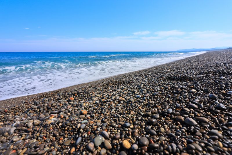 七里御浜の写真「波打ち際の小石」