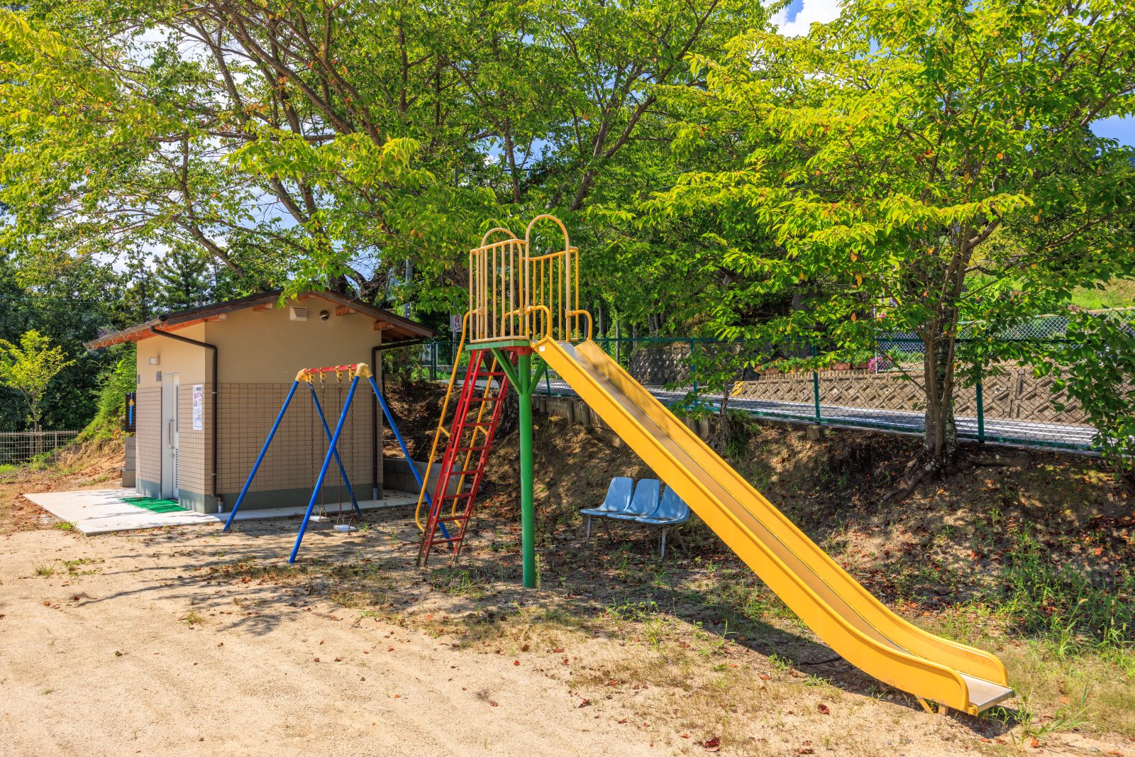 西山の棚田の写真「公園の遊具」