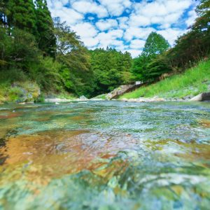 奥香肌峡の青い水面