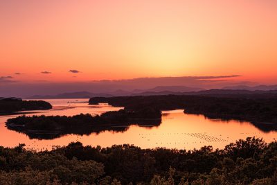 ともやま公園（桐垣展望台）の写真「春の夕焼け」
