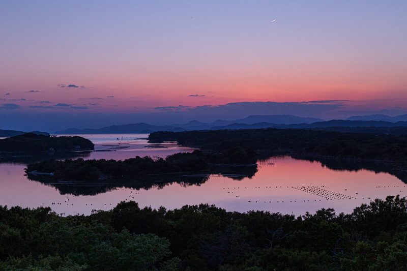 ともやま公園（桐垣展望台）の写真「英虞湾の夕闇グラデーション」