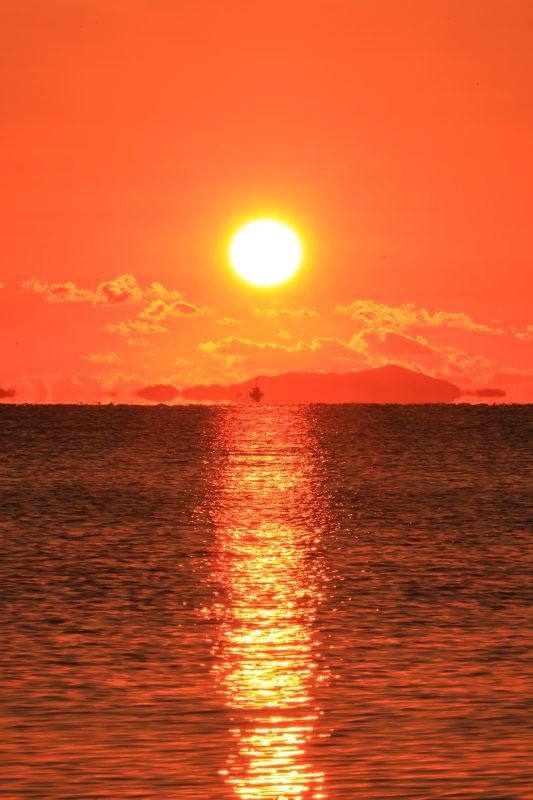 丙午の赤い日の出