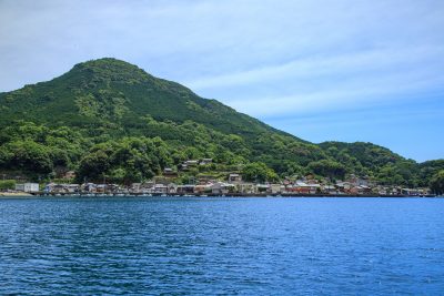 九鬼町の写真「海から眺める九鬼町」