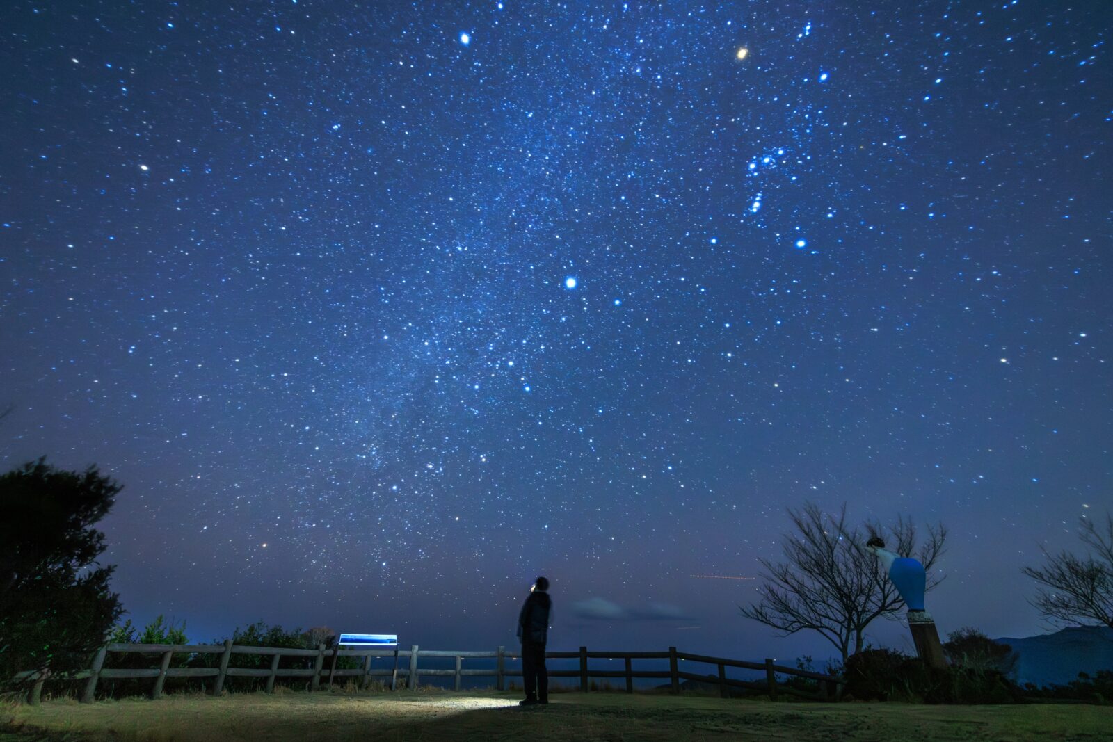 無料壁紙 南海展望公園から眺める冬の天の川。PCとデスクトップ壁紙に最適な4K高画質の無料壁紙。三重県南伊勢町の南海展望台で撮影したフリー写真素材