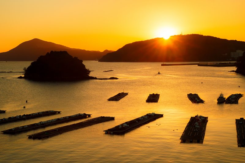 鳥羽湾の写真「三ツ島と朝日」