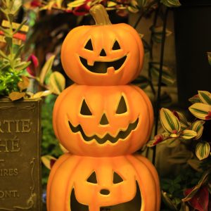 無料スマホ壁紙「ハロウィンのカボチャ三兄弟」