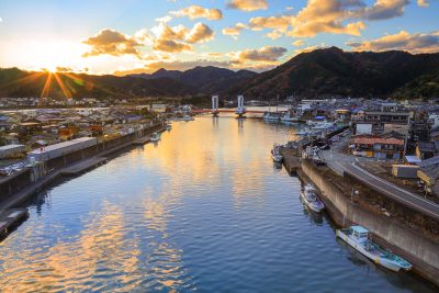 江ノ浦大橋の写真「アルファ橋の夕焼けリフレクション」