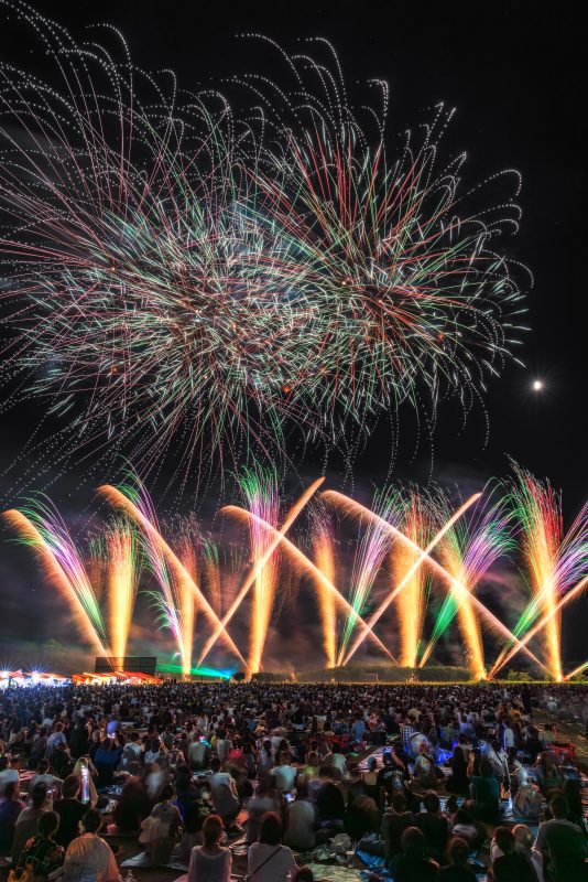 久居花火大会の写真「シリーズ6_レインボーの花火」