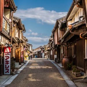 無料スマホ壁紙 関宿ロード。AndroidとiPhoneに対応した4K高画質の無料待ち受け画像。三重県亀山市の東海道関宿で撮影したフリー写真素材