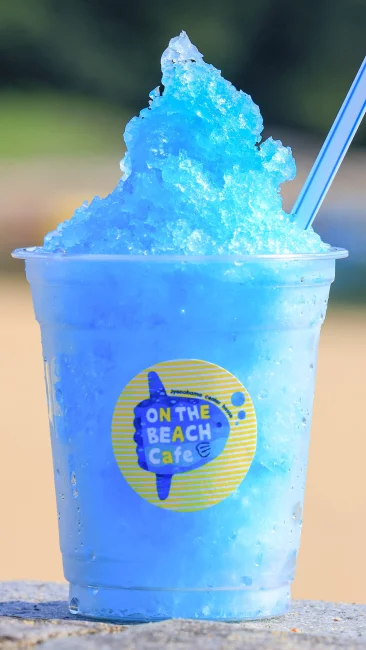 無料壁紙 ON THE BEACH Cafeのかき氷。PCとデスクトップ壁紙に最適な4K高画質の無料壁紙。三重県紀北町の城ノ浜プール＆ビーチで撮影したフリー写真素材