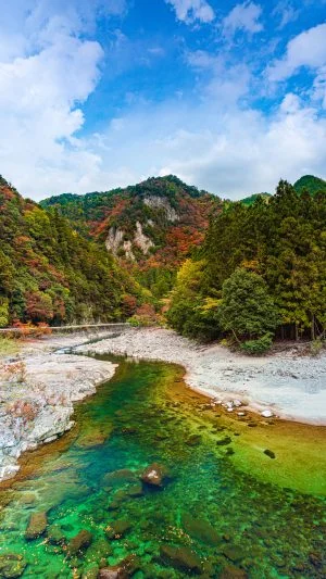 無料スマホ壁紙 青蓮寺川と香落渓。AndroidとiPhoneに対応した4K高画質の無料待ち受け画像。三重県名張市の香落渓で撮影したフリー写真素材