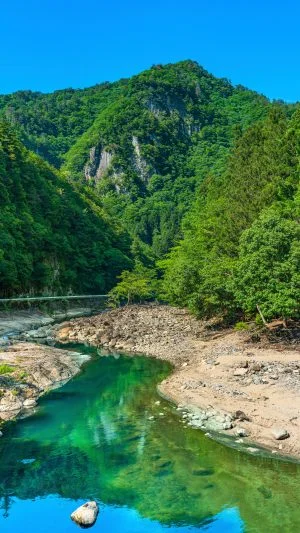 無料スマホ壁紙 名張と奈良の県境。AndroidとiPhoneに対応した4K高画質の無料待ち受け画像。三重県名張市の香落渓で撮影したフリー写真素材