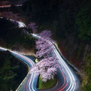 無料スマホ壁紙 ヘアピンカーブレーザー。AndroidとiPhoneに対応した4K高画質の無料待ち受け画像。三重県津市の君ヶ野ダムで撮影したフリー写真素材