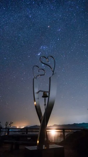 無料スマホ壁紙 南伊勢の冬の星空。AndroidとiPhoneに対応した4K高画質の無料待ち受け画像。三重県南伊勢町の鵜倉園地で撮影したフリー写真素材