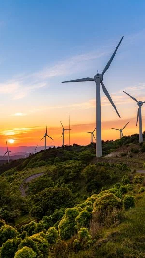 無料スマホ壁紙 初夏の夕焼け。AndroidとiPhoneに対応した4K高画質の無料待ち受け画像。三重県津市の青山高原で撮影したフリー写真素材