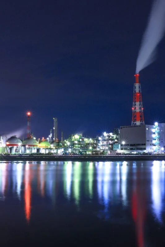 勢いよく吹き上がる煙