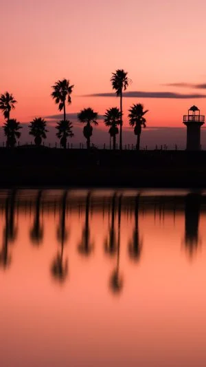 無料スマホ壁紙 まるでカリフォルニアのビーチ。AndroidとiPhoneに対応した4K高画質の無料待ち受け画像。三重県津市のマリーナ河芸で撮影したフリー写真素材