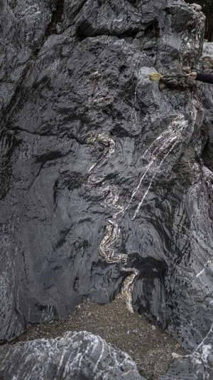 無料スマホ壁紙 龍神様の出現。AndroidとiPhoneに対応した4K高画質の無料待ち受け画像。三重県松阪市の珍布峠で撮影したフリー写真素材