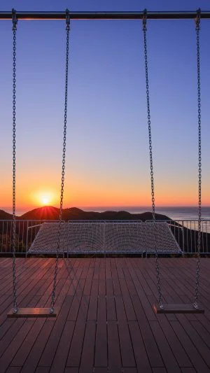 無料スマホ壁紙 たちばな展望台から眺める初日の出。AndroidとiPhoneに対応した4K高画質の無料待ち受け画像。三重県南伊勢町の鵜倉園地で撮影したフリー写真素材