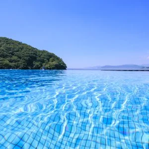 無料スマホ壁紙 インフィニティプール（縦）