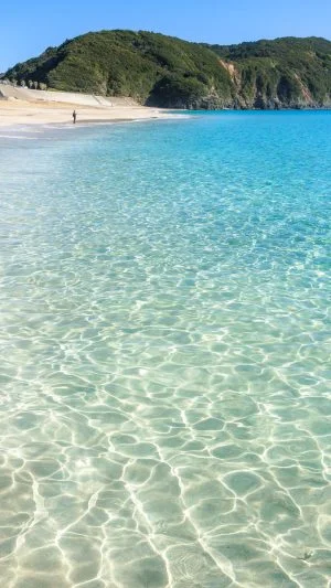 運気が上がる待ち受け 絶景の白浜ビーチ。AndroidとiPhoneに対応した4K高画質の無料スマホ壁紙。三重県志摩市の南張海浜公園で撮影したフリー写真素材