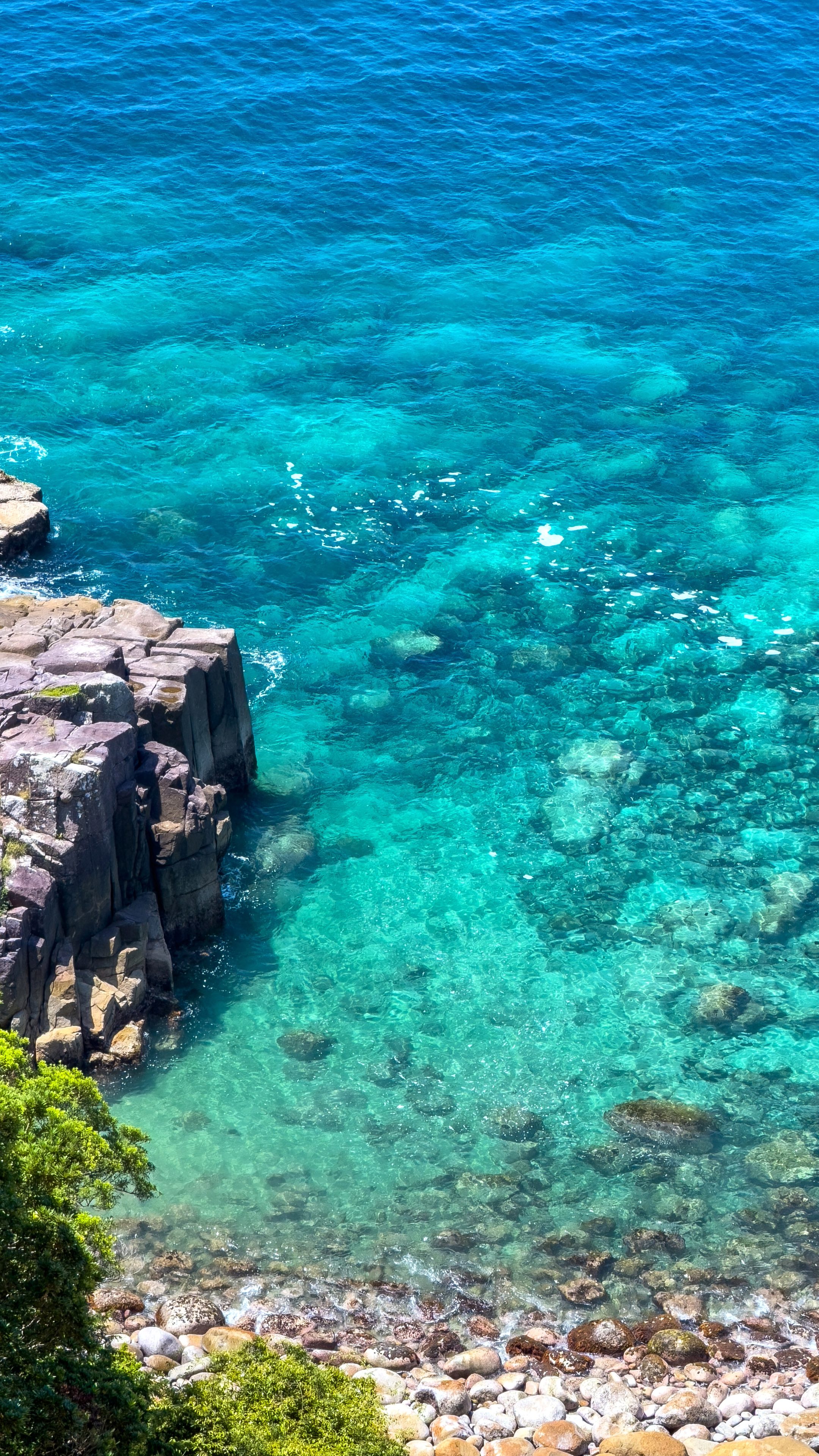 運気が上がる待ち受け 奇跡の海。AndroidとiPhoneに対応した4K高画質の無料スマホ壁紙。三重県尾鷲市の盛松で撮影したフリー写真素材