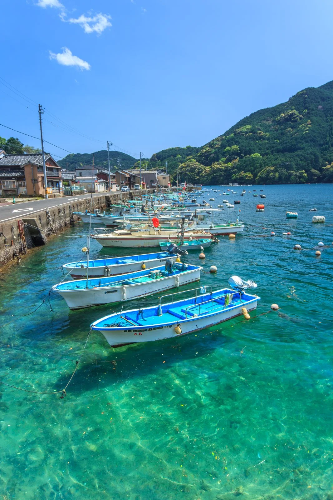 無料スマホ壁紙 初夏の九鬼町。AndroidとiPhoneに対応した4K高画質の無料待ち受け画像。三重県尾鷲市の九鬼町で撮影したフリー写真素材