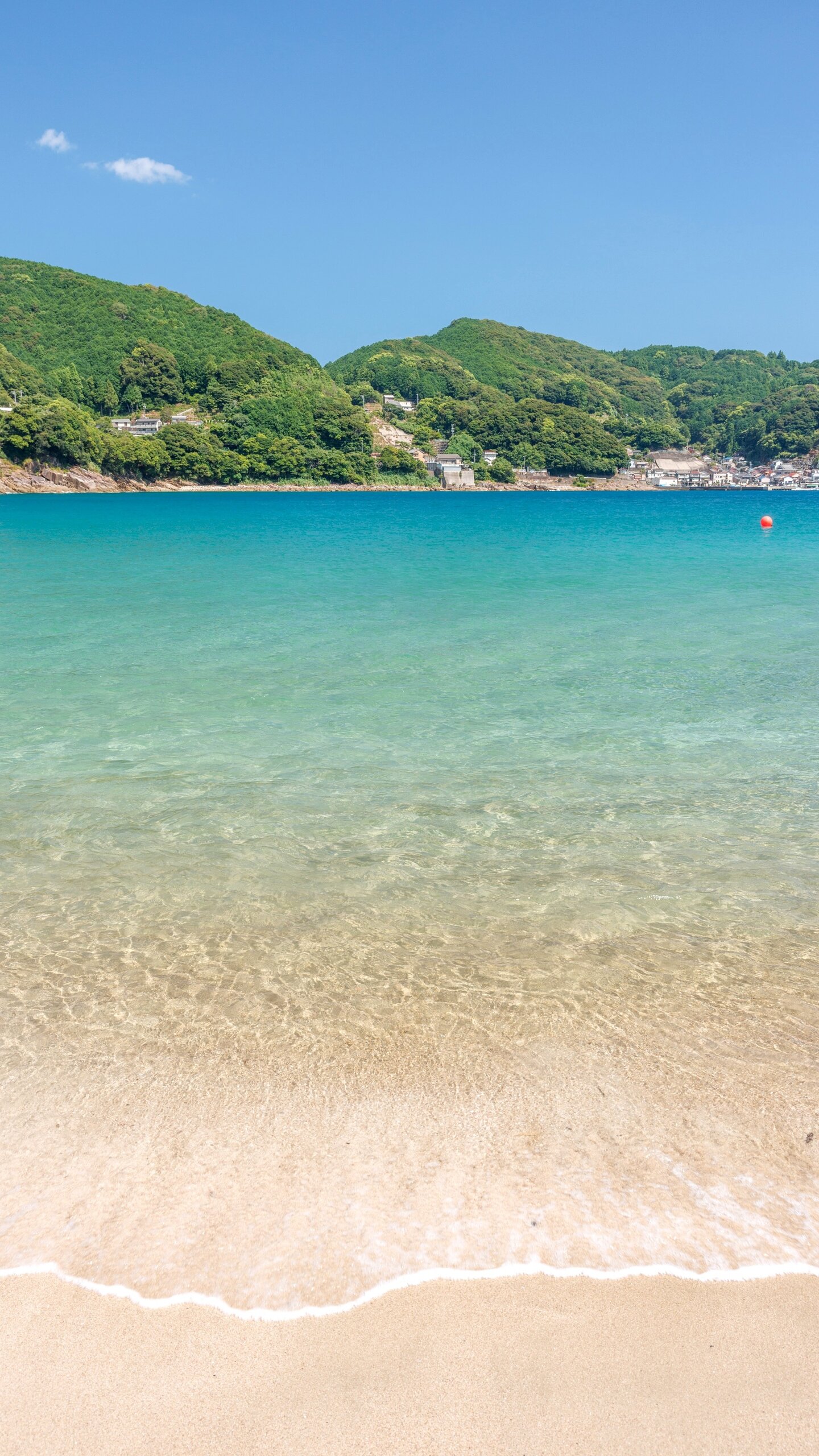 衝撃の透明度なビーチ(三重県熊野市・大泊海水浴場)