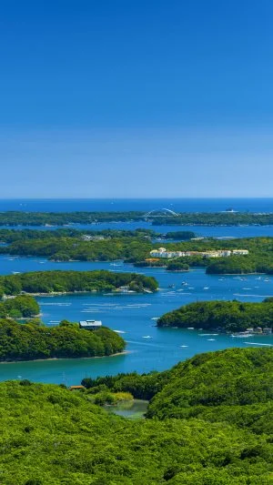 無料スマホ壁紙 初夏の英虞湾。AndroidとiPhoneに対応した4K高画質の無料待ち受け画像。三重県志摩市の横山展望台で撮影したフリー写真素材