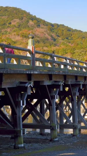 無料壁紙 宇治橋と紅葉。PCとデスクトップ壁紙に最適な4K高画質の無料壁紙。三重県伊勢市の伊勢神宮で撮影したフリー写真素材