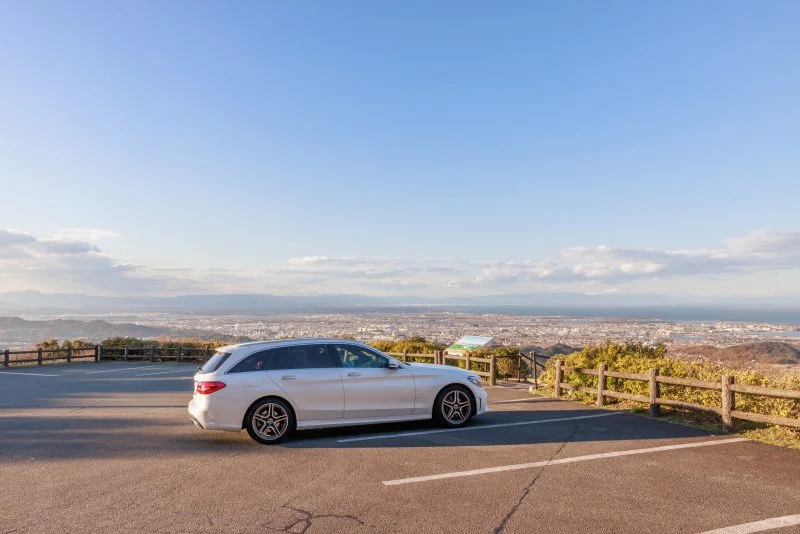 無料壁紙 駐車場。PCとデスクトップ壁紙に最適な4K高画質の無料壁紙。三重県伊勢市の一宇田展望台で撮影したフリー写真素材