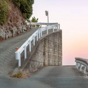 無料壁紙 石鏡名物の急な坂道。PCとデスクトップ壁紙に最適な4K高画質の無料壁紙。三重県鳥羽市の石鏡町で撮影したフリー写真素材