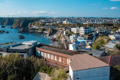 無料壁紙 大王町の町並み。PCとデスクトップ壁紙に最適な4K高画質の無料壁紙。三重県志摩市の大王埼灯台で撮影したフリー写真素材