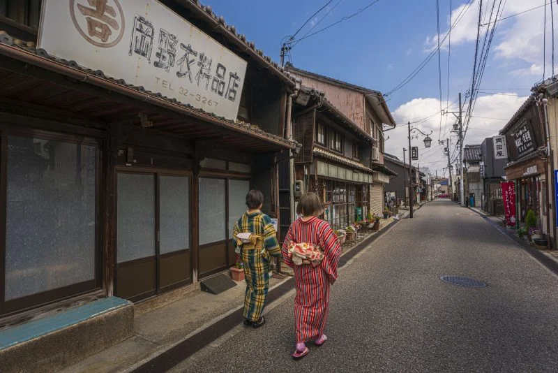 無料壁紙 レトロな町。PCとデスクトップ壁紙に最適な4K高画質の無料壁紙。三重県津市の一身田で撮影したフリー写真素材