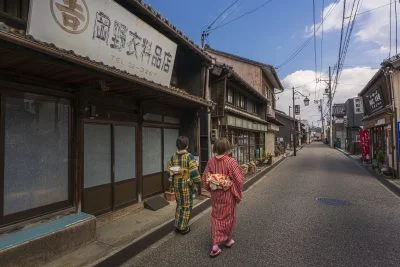 無料壁紙 レトロな町。PCとデスクトップ壁紙に最適な4K高画質の無料壁紙。三重県津市の一身田で撮影したフリー写真素材