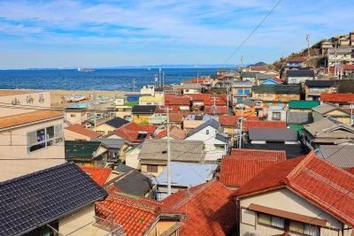 無料壁紙 神島のレトロな町並み。PCとデスクトップ壁紙に最適な4K高画質の無料壁紙。三重県鳥羽市の神島で撮影したフリー写真素材