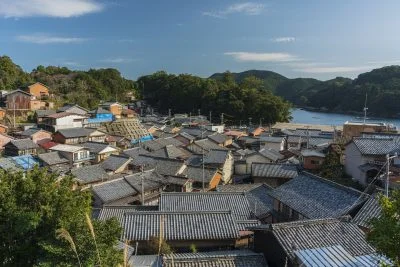 無料壁紙 高台からの眺め。PCとデスクトップ壁紙に最適な4K高画質の無料壁紙。三重県尾鷲市の九鬼町で撮影したフリー写真素材