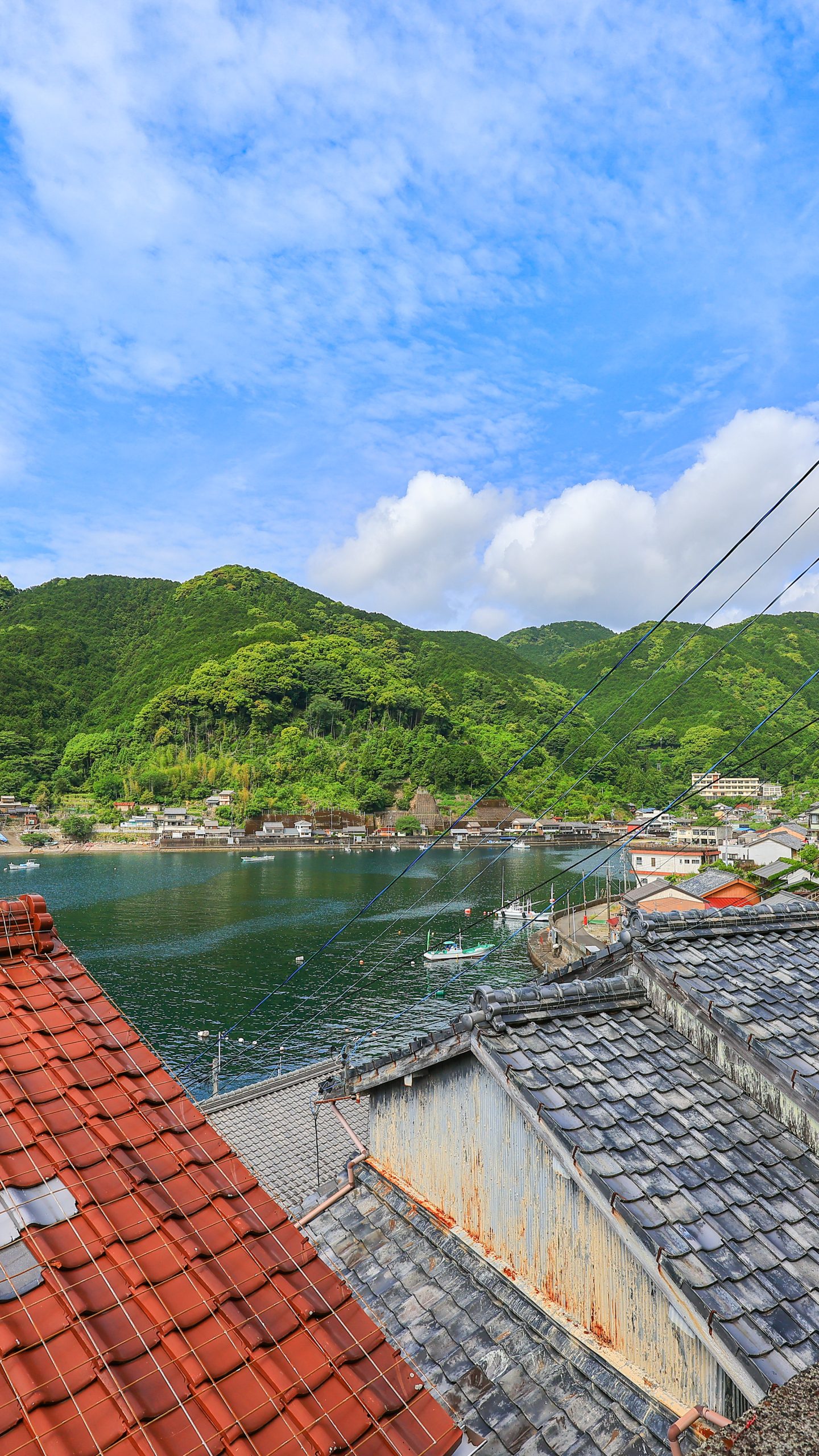 無料壁紙 海宿 二木島の玄関口からの眺め。PCとデスクトップ壁紙に最適な4K高画質の無料壁紙。三重県熊野市の二木島町で撮影したフリー写真素材