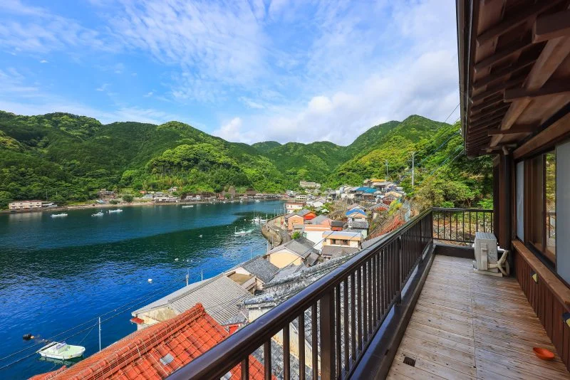 無料壁紙 海宿 二木島の２階ベランダからの眺め。PCとデスクトップ壁紙に最適な4K高画質の無料壁紙。三重県熊野市の二木島町で撮影したフリー写真素材