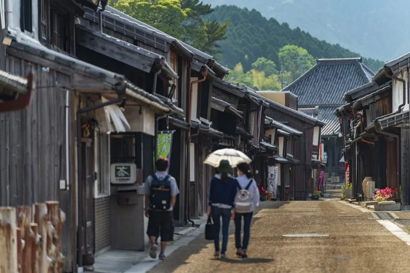 無料壁紙 関宿さんぽ。PCとデスクトップ壁紙に最適な4K高画質の無料壁紙。三重県亀山市の東海道関宿で撮影したフリー写真素材