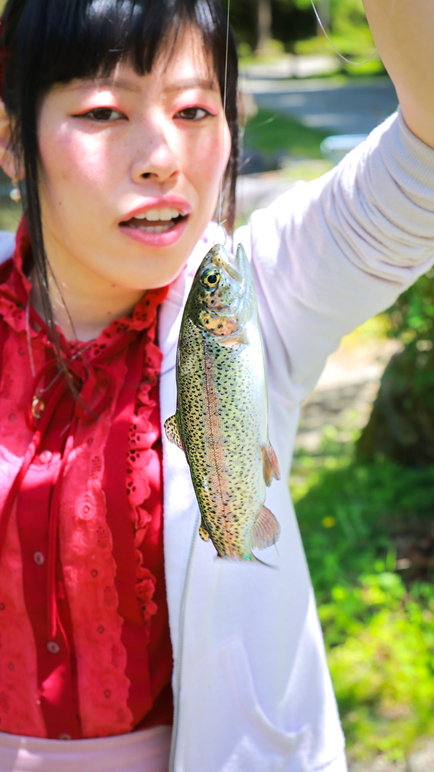 釣り堀で釣れたニジマス(三重県津市・大吉あまごセンター)