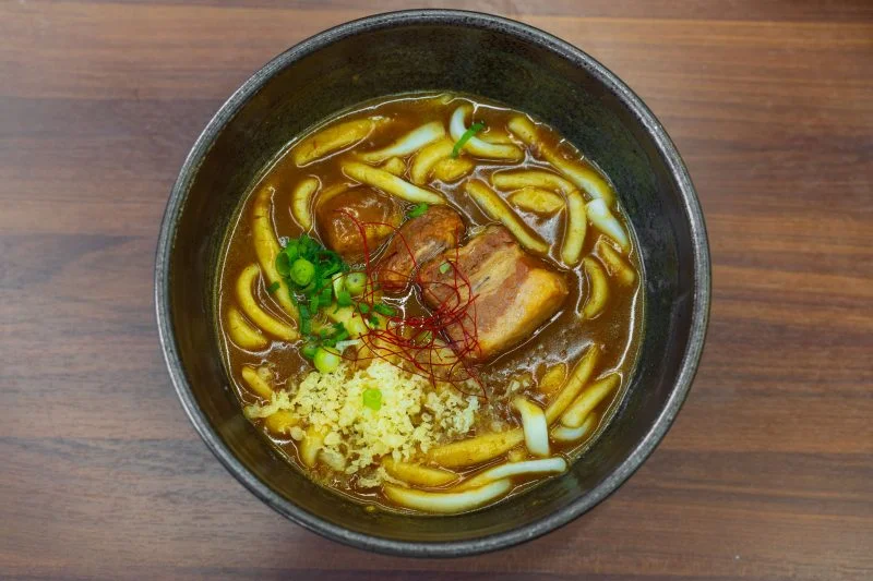 無料壁紙 御在所名物カレーうどん。PCとデスクトップ壁紙に最適な4K高画質の無料壁紙。三重県菰野町の御在所ロープウエイで撮影したフリー写真素材