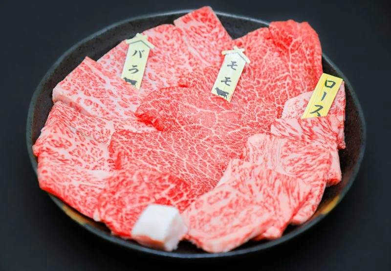 無料壁紙 焼肉の素材画像。PCとデスクトップ壁紙に最適な4K高画質の無料壁紙。三重県三重グルメの伊賀肉（伊賀牛）で撮影したフリー写真素材