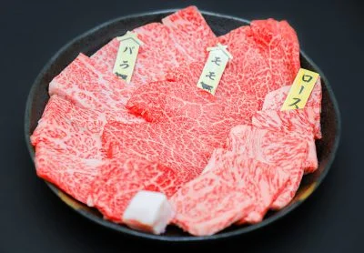 無料壁紙 焼肉の素材画像。PCとデスクトップ壁紙に最適な4K高画質の無料壁紙。三重県三重グルメの伊賀肉（伊賀牛）で撮影したフリー写真素材