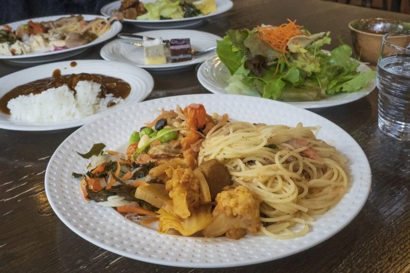 無料壁紙 温活ランチビッフェ。PCとデスクトップ壁紙に最適な4K高画質の無料壁紙。三重県大台町の奥伊勢フォレストピアで撮影したフリー写真素材