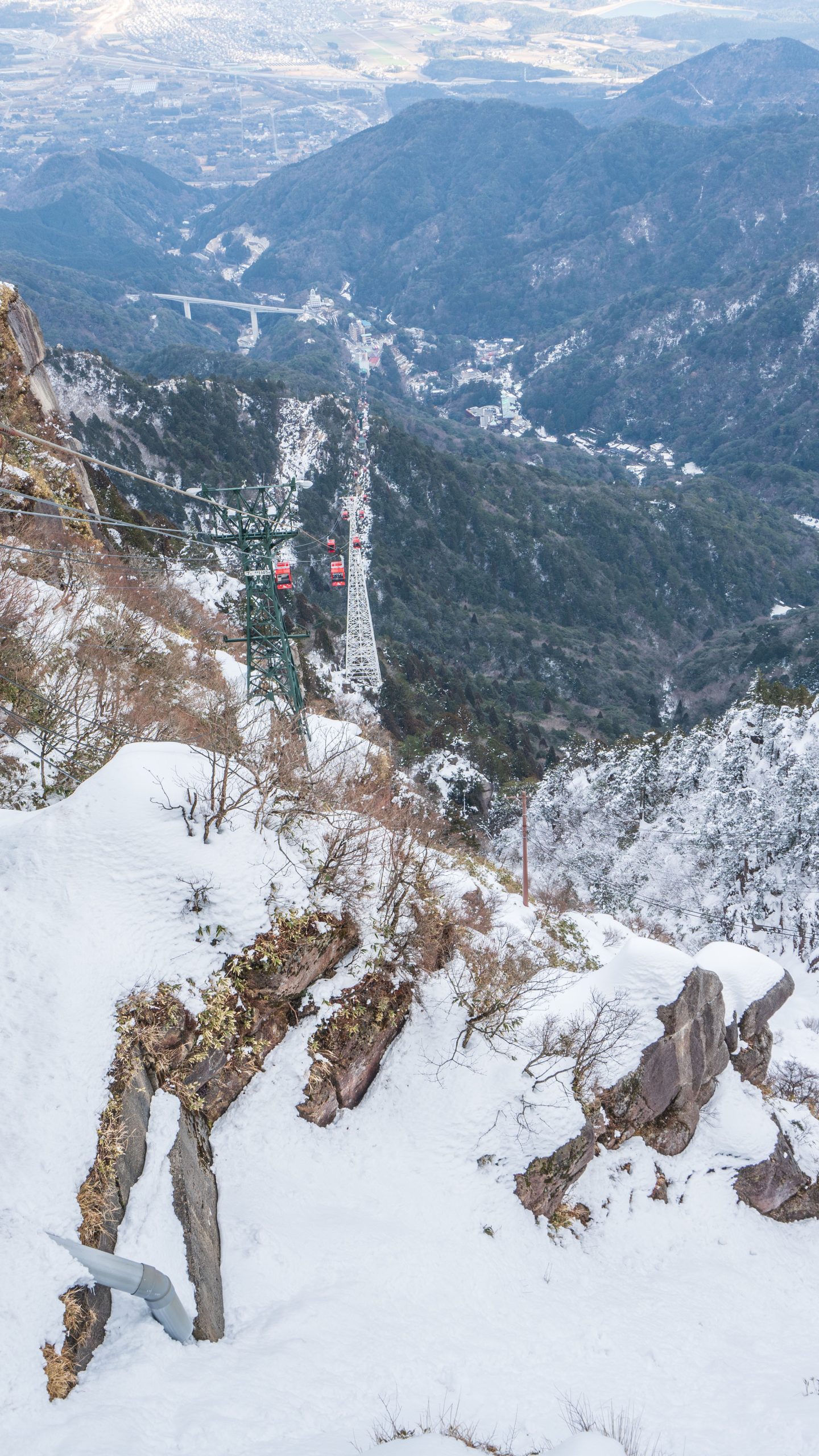 積雪の御在所岳(三重県菰野町・御在所ロープウエイ)