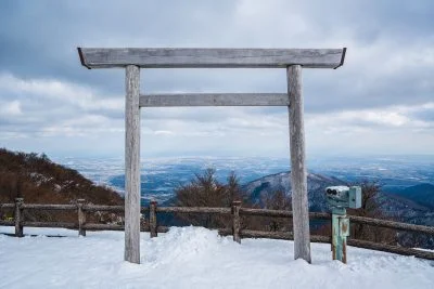 無料壁紙 御在所岳の雪セカイ。PCとデスクトップ壁紙に最適な4K高画質の無料壁紙。三重県菰野町の御在所ロープウエイで撮影したフリー写真素材