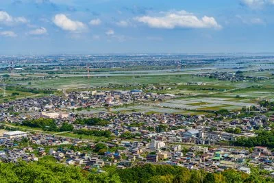 無料壁紙 第三見晴台からの俯瞰撮影。PCとデスクトップ壁紙に最適な4K高画質の無料壁紙。三重県桑名市の多度山で撮影したフリー写真素材